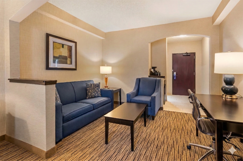 Best Western New Albany guestroom