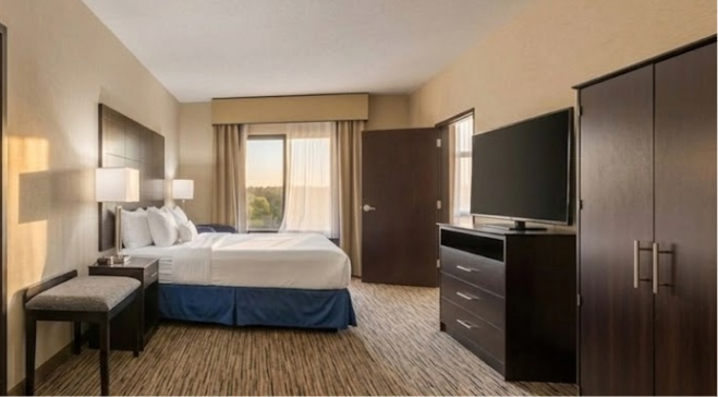 Best Western New Albany guestroom