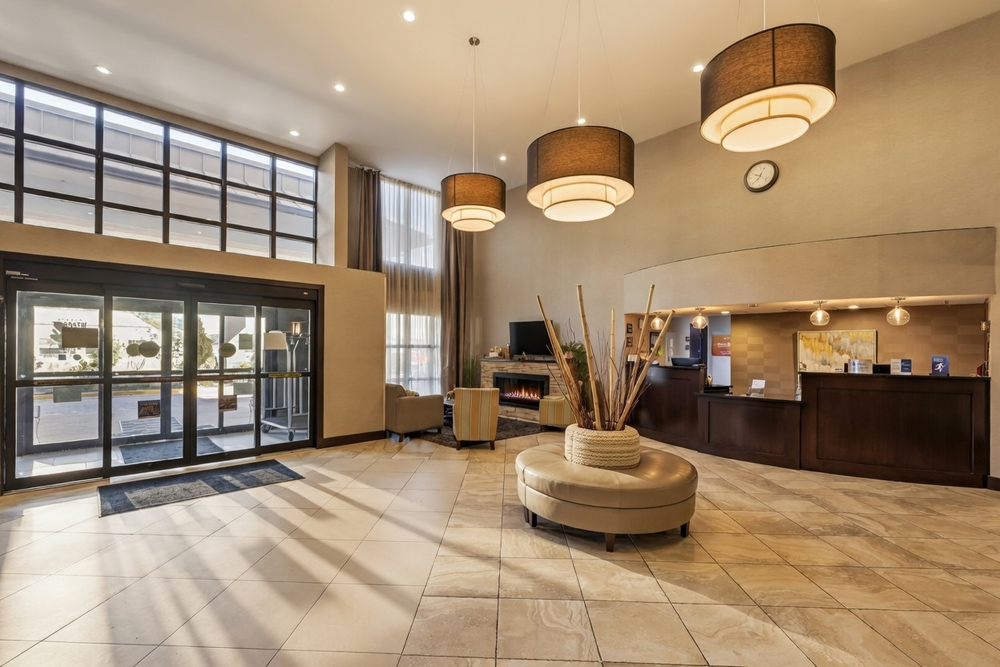 Best Western New Albany Lobby