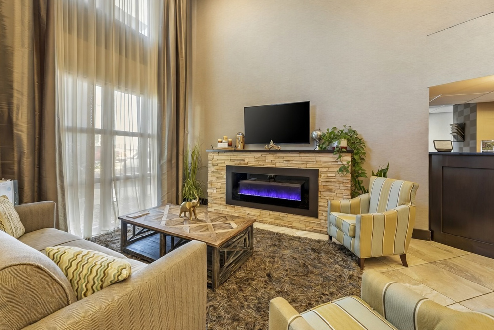 Best Western New Albany frontdesk