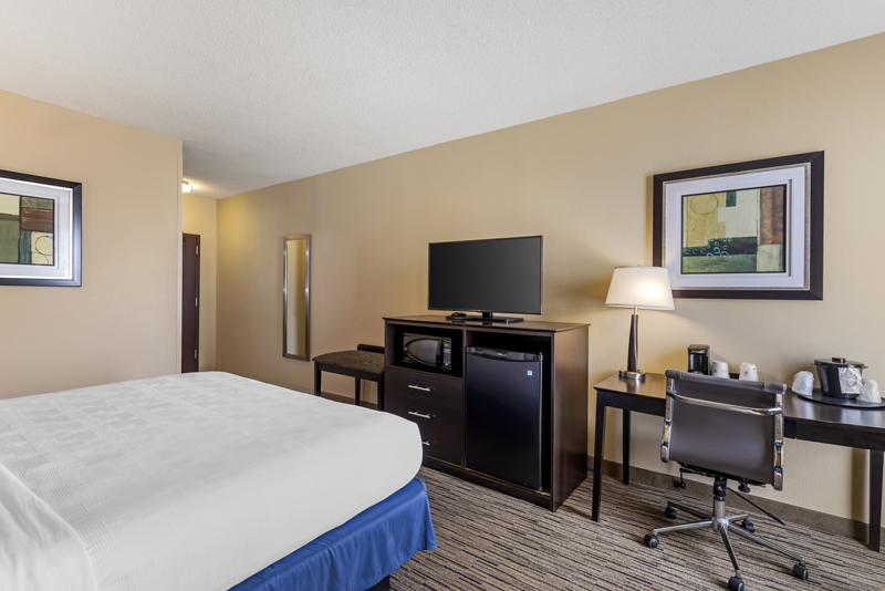Suite with one king bed and kitchenette